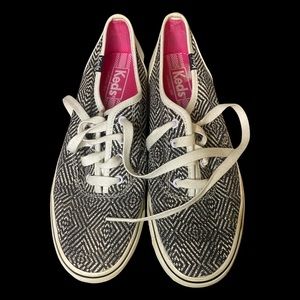 Keds black and white canvas upper